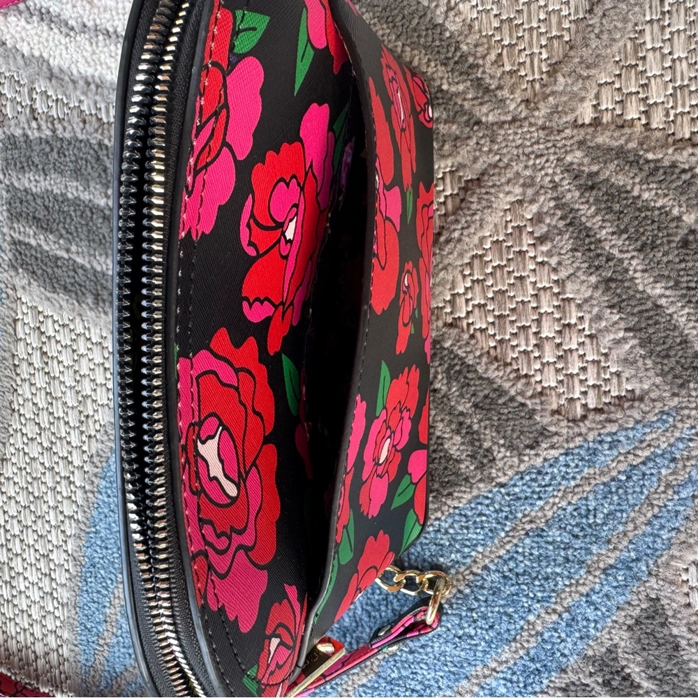 Betsey Johnson‎ Red/Black/Green/Pink Rose Floral Crossbody Zip Purse Handbag - Picture 5 of 8
